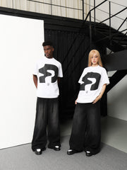 DYAD Loose-fit T-shirt with a 'D' prin - white